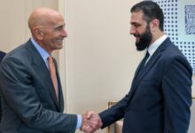 الرئيس السوري أحمد الشرع و المبعوث الأمريكي توم باراك