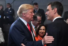 ترامب ورئيس وزراء إسبانيا سانشيز
