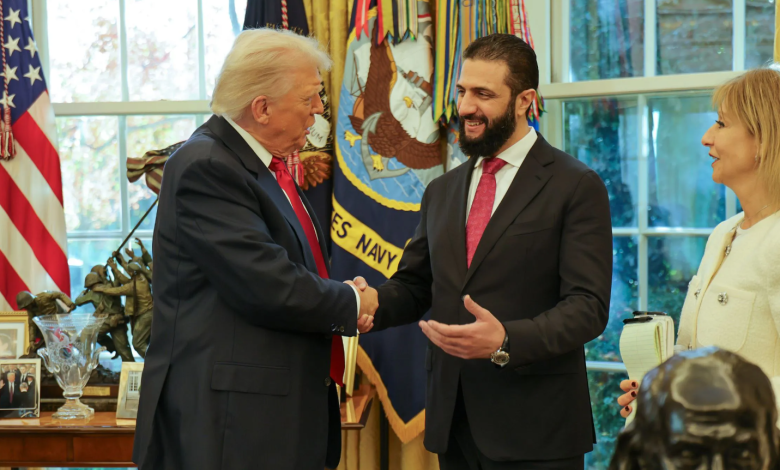 الرئيس الأمريكي دونالد ترامب و نظيره السوري أحمد الشرع