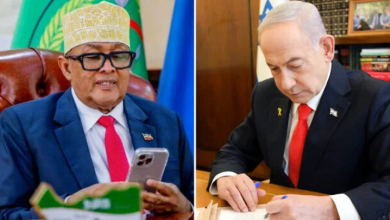رئيس صوماليلاند عبد الرحمن محمد عبد الله يتحدث مع رئيس وزراء إسرائيل بنيامين نتنياهو